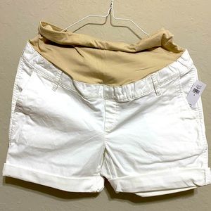 GAP Maternity Short White Size 6